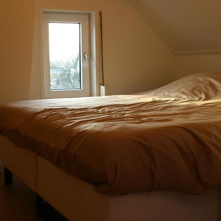 Schwone Diekhuusje - Vakantiewoning Aan De Noordzeekust Villa Schoondijke Luaran gambar