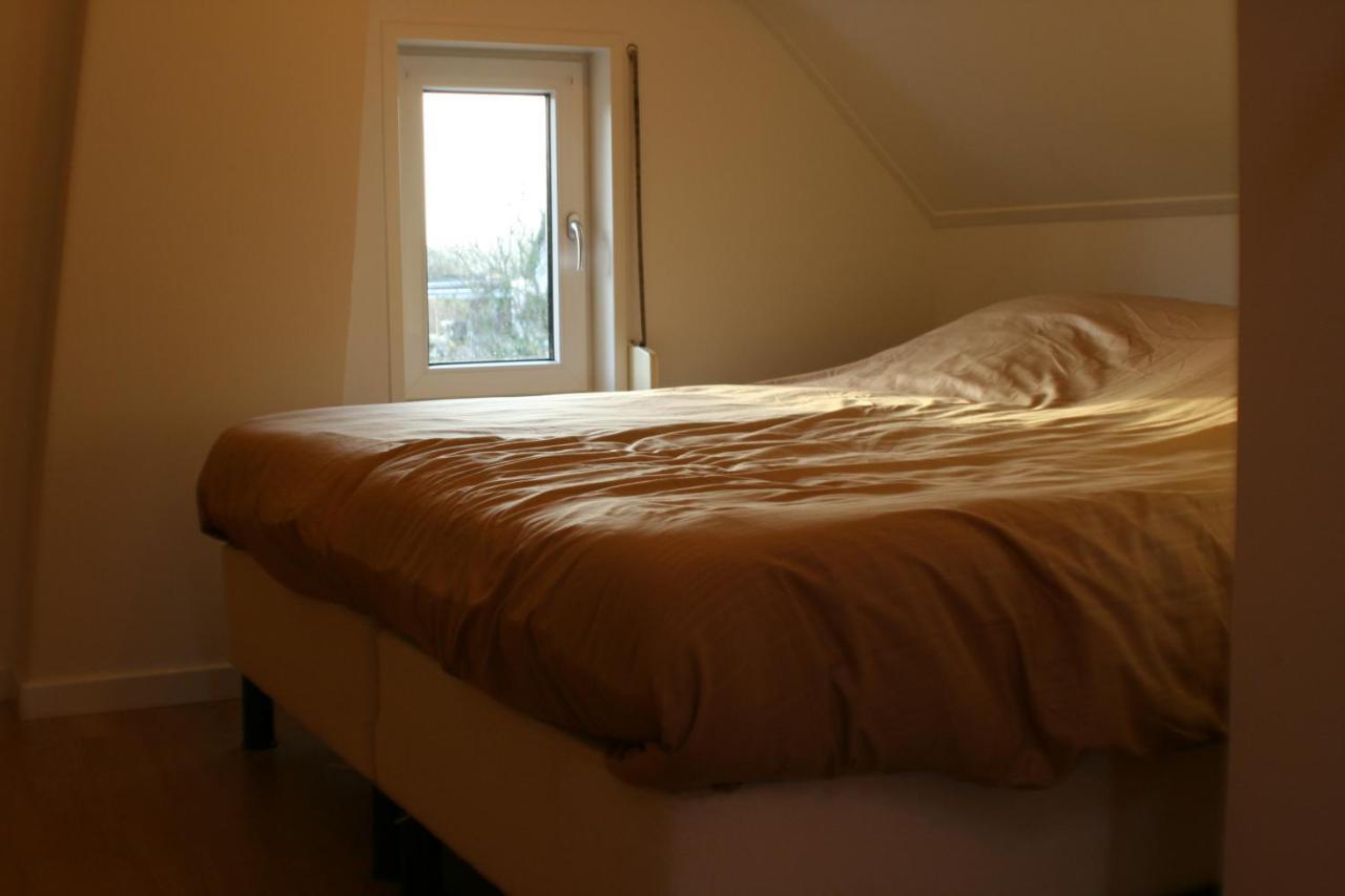 Schwone Diekhuusje - Vakantiewoning Aan De Noordzeekust Villa Schoondijke Luaran gambar