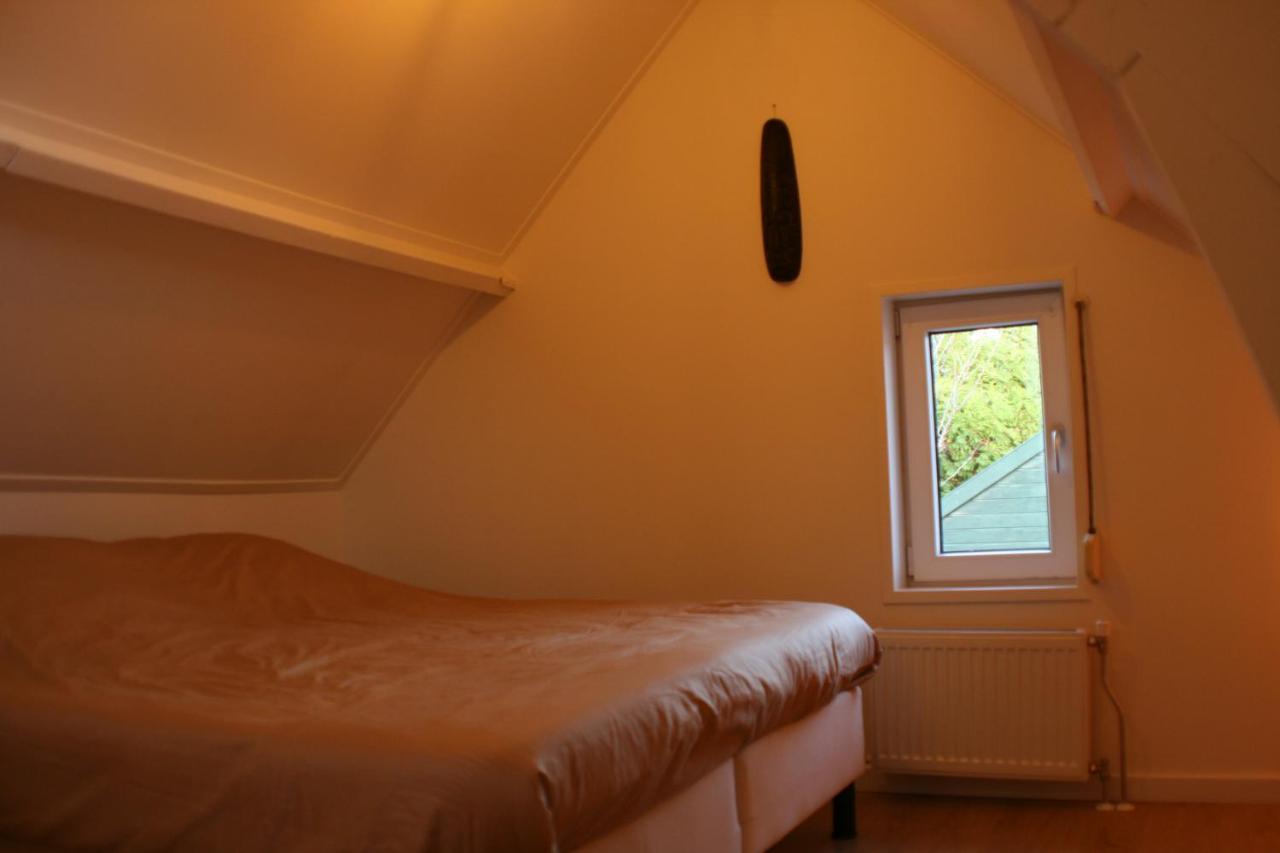 Schwone Diekhuusje - Vakantiewoning Aan De Noordzeekust Villa Schoondijke Luaran gambar