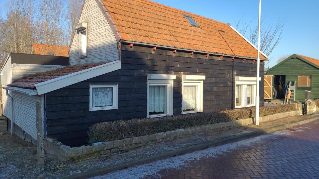 Schwone Diekhuusje - Vakantiewoning Aan De Noordzeekust Villa Schoondijke Luaran gambar